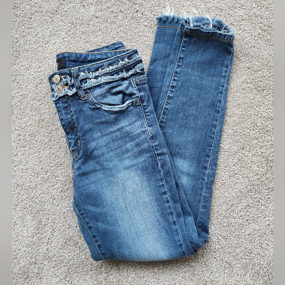 Vervet Ankle Skinny Jeans Raw Hem Light Wash 27